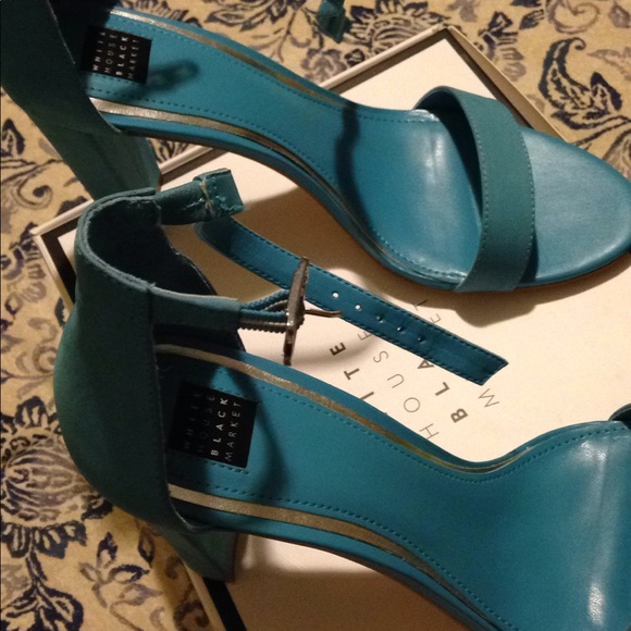 WHITE HOUSE BLACK MARKET-MYLAH OASIS HEEL - Picture 2 of 4